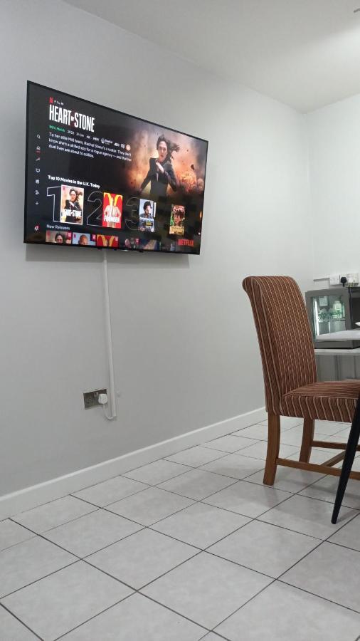 Lister Park Bradford Stylish 1Bed Coach House - Quiet & Tranquil Cottage & Parking Exterior photo